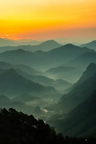 Sunrise view from Thulakot hill. Photo: Chillionaire rohit / Wikimedia Commons, CC BY-SA 4.0
