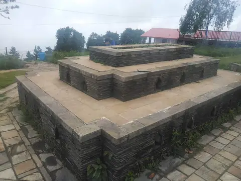Kalu Pande memorial, Dahachok (the hill, not the camp itself). Photo: Janak Bhatta / Wikimedia Commons, CC BY-SA 4.0