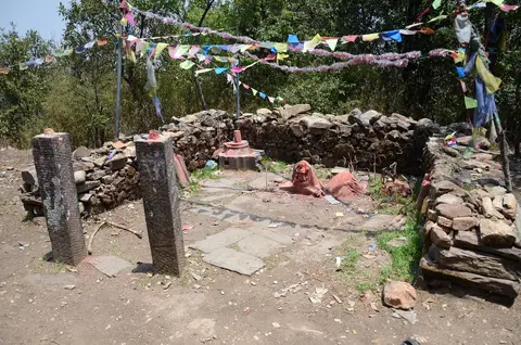 The Champadevi shrine at the top of the hill. Photo: Pratap Baniya / Wikimedia Commons, CC BY-SA 4.0